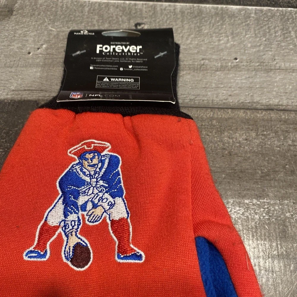 New England Patriots Gloves Sports Logo Utility Work TEXTING FINGER TIP - RETRO